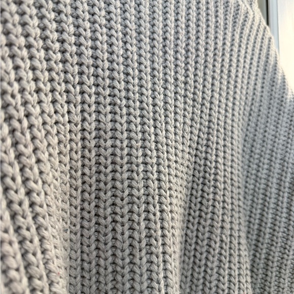 Cropped Sweater - Picture 2 of 3